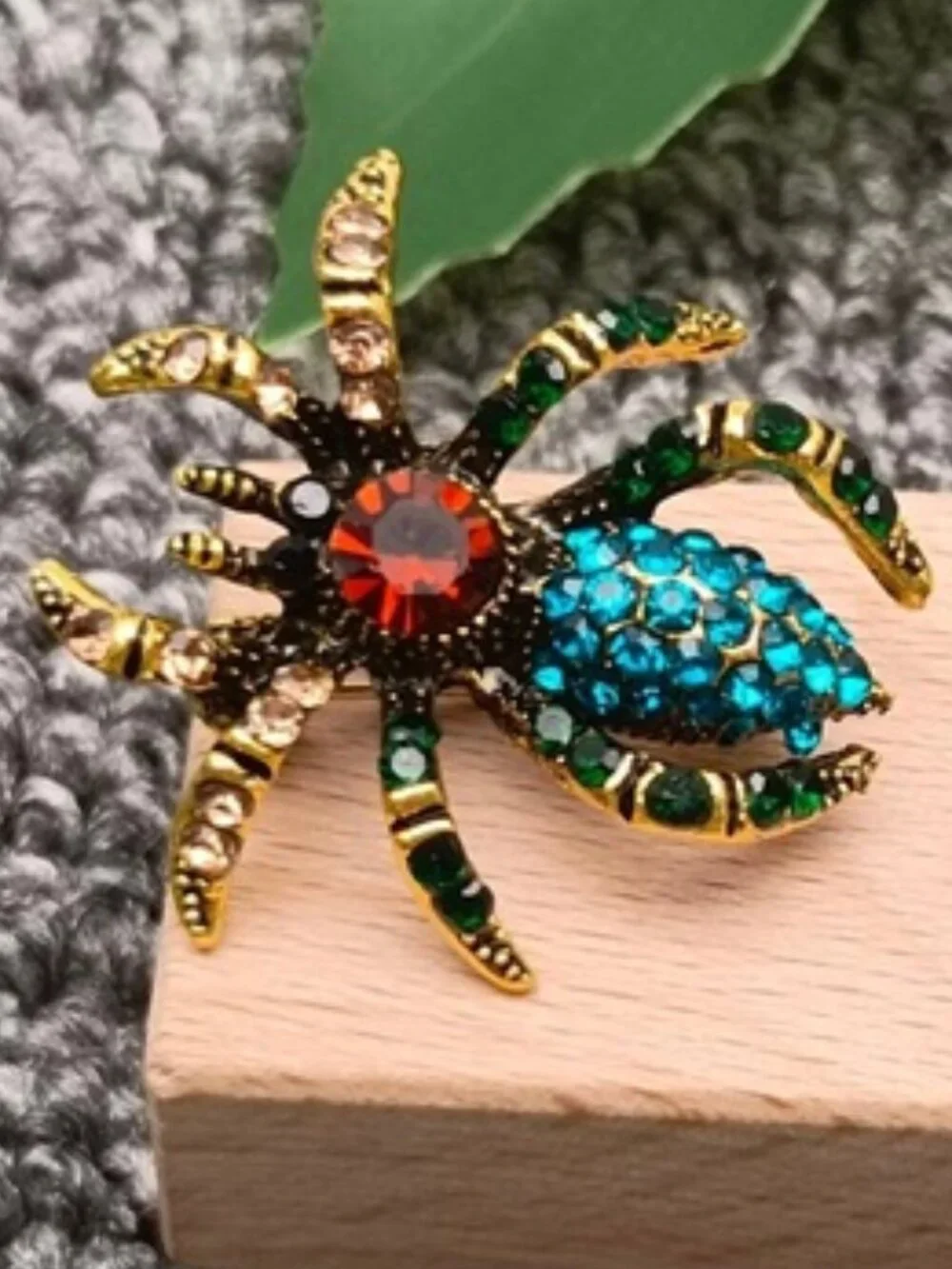 DESIGNER Goth Spider Gold Green/Red/Turquoise Crystal Brooch Pin**NEW!
